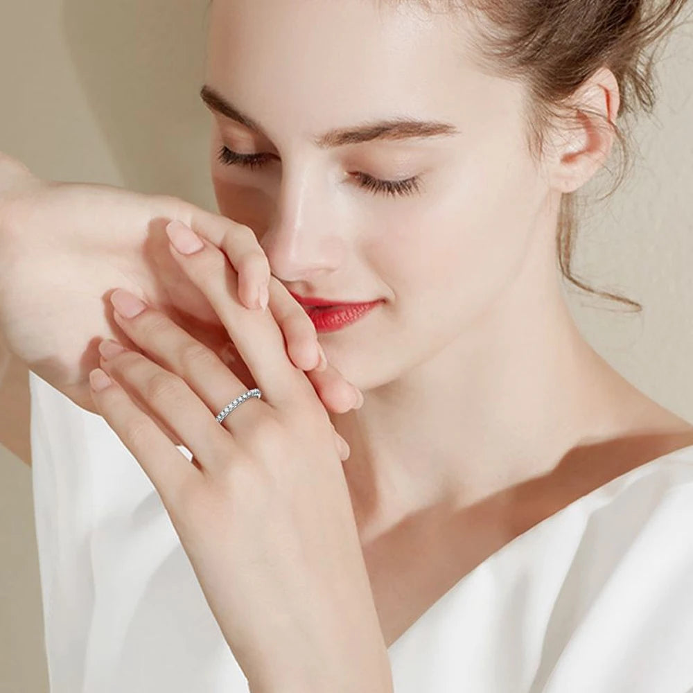 Bague Éternité Moissanite D 2mm en Or Blanc 18K