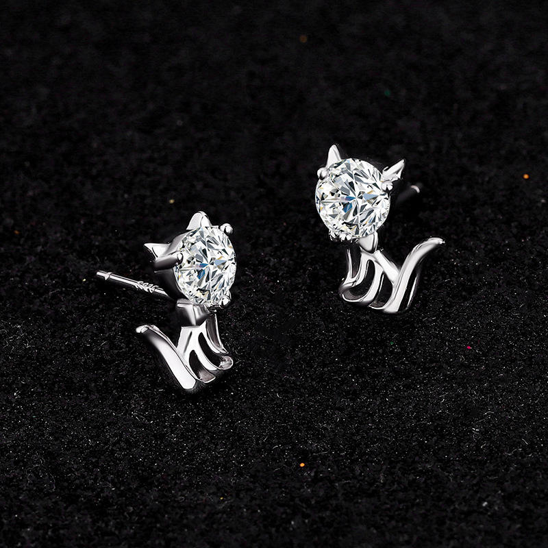 Boucles d’Oreilles Chat Personnalisées en Argent 925 avec Moissanite