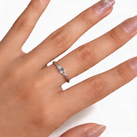 <tc>Ring Zuivere Marquise – Strakke lijn</tc>