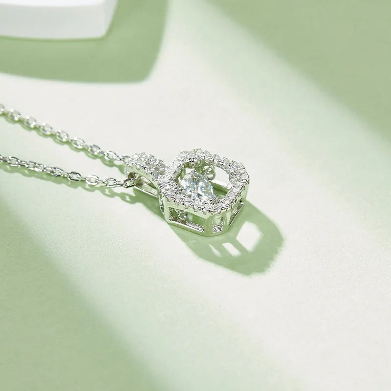 Collier Dansant - L'art du bijou en mouvement